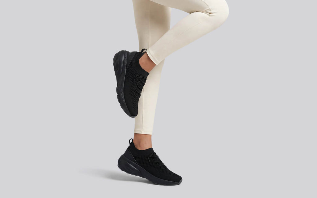Begin Walk Soothe Lace Ups for Women : Black