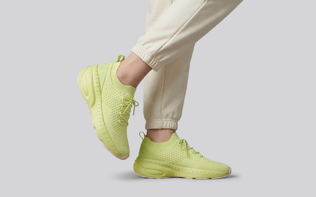 Begin Walk Soothe Lace Ups for Women : Lime