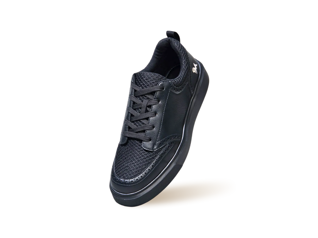 Pure Motion Sneakers : Black