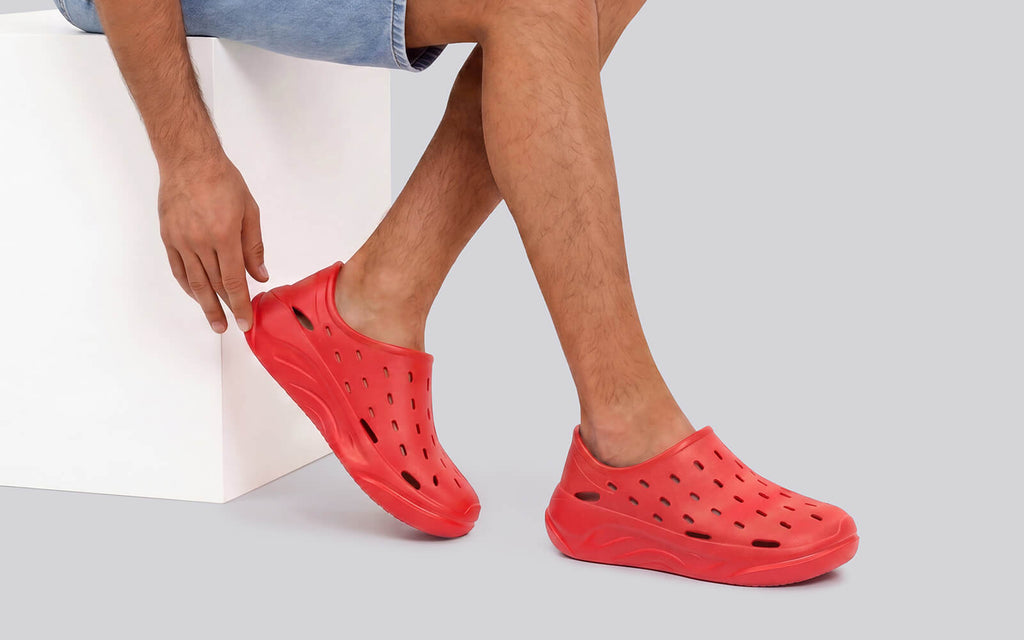 Cushers Rainscape Clogs For Men : Red