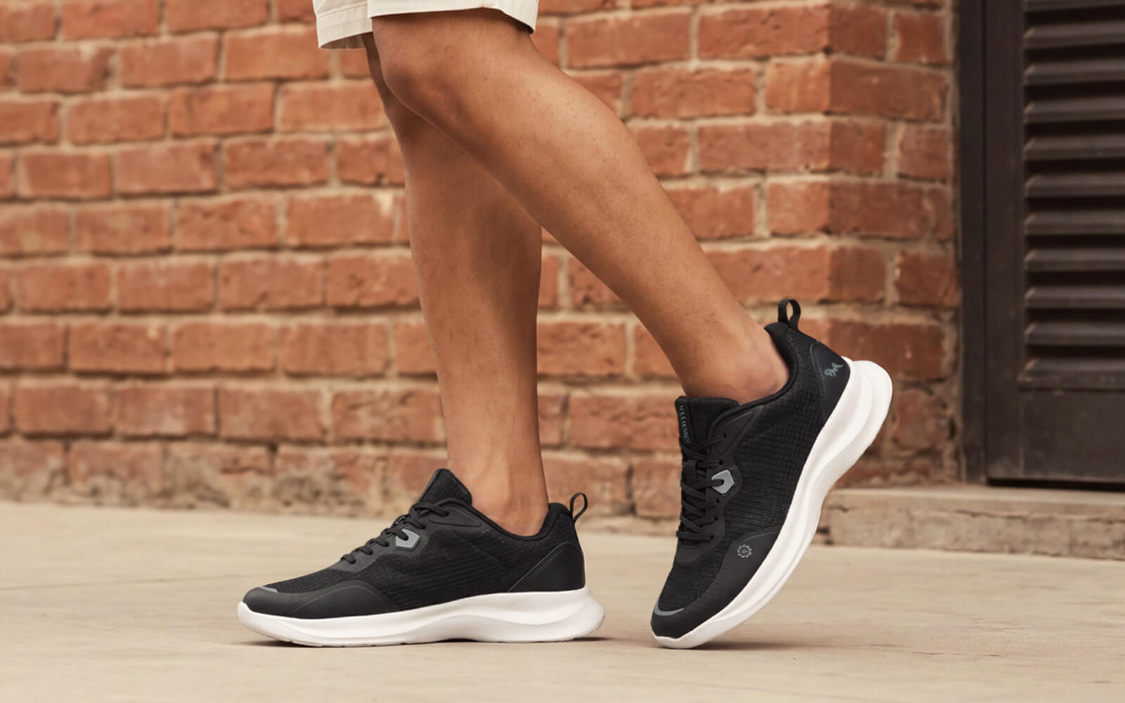 Grid Rush Sneakers For Men : Black