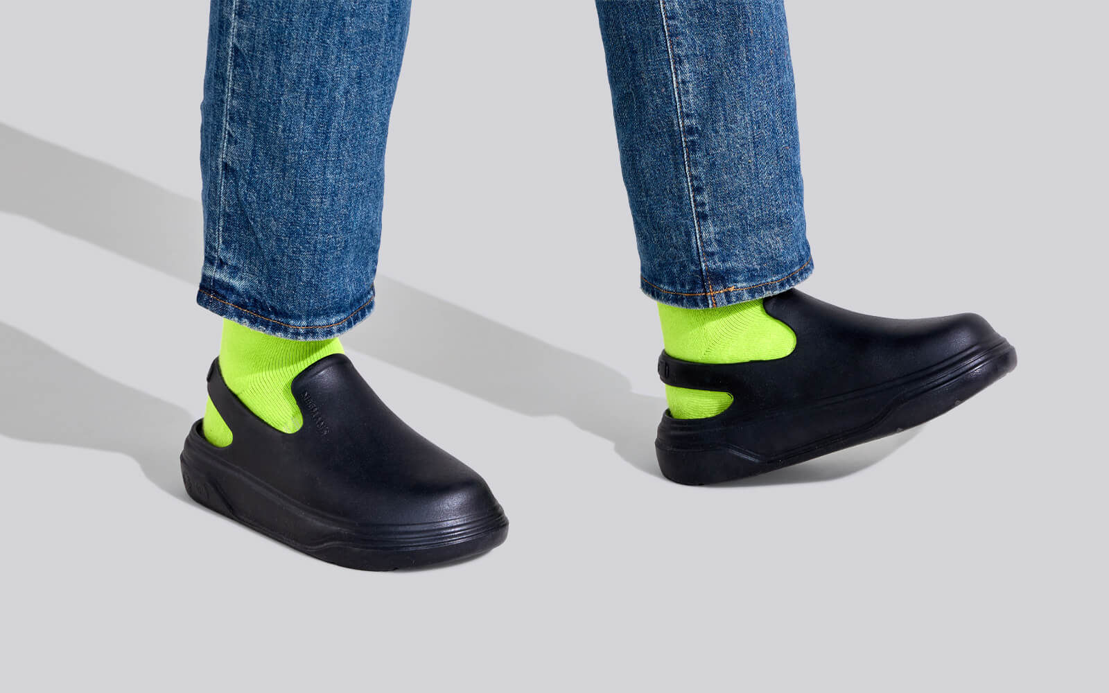 Cushers Clogs For Men : Black