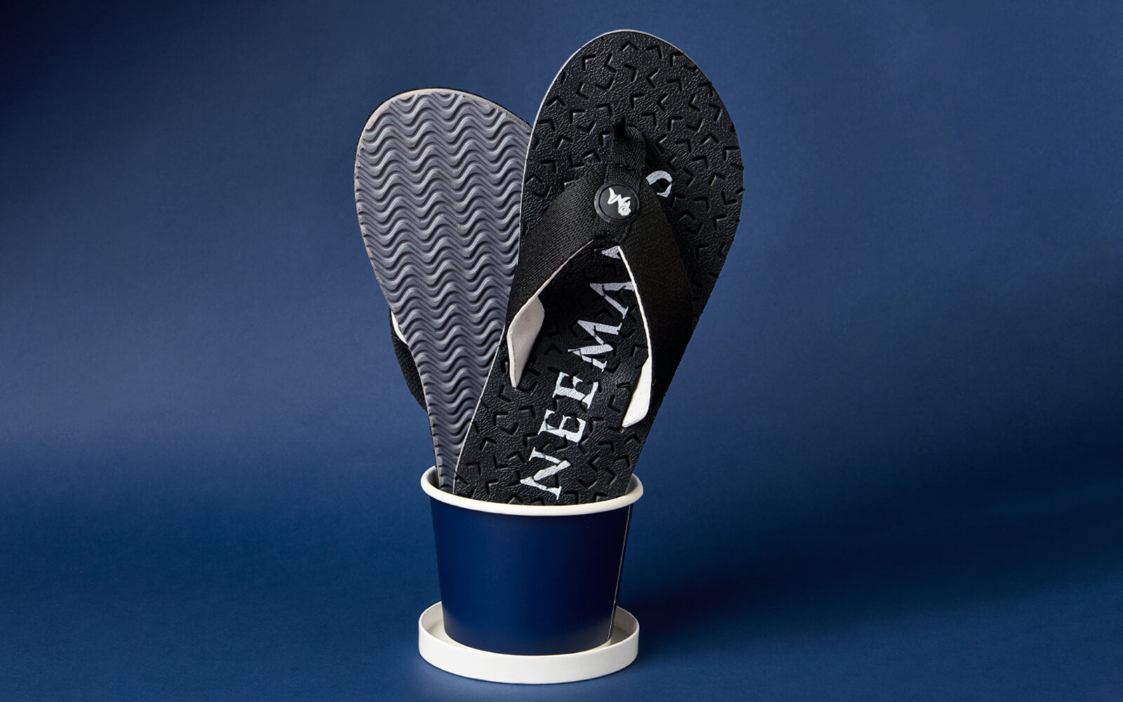 Float Ease Flips : Black